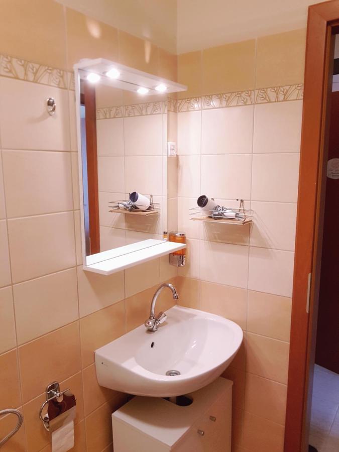 Lola Studio Apartman Hajdúszoboszló Exterior foto