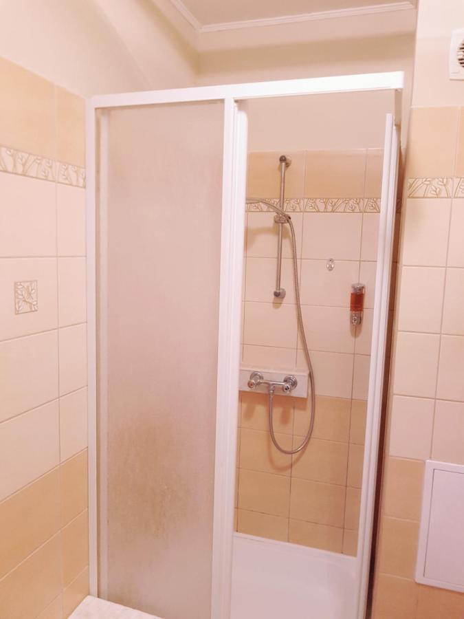 Lola Studio Apartman Hajdúszoboszló Exterior foto
