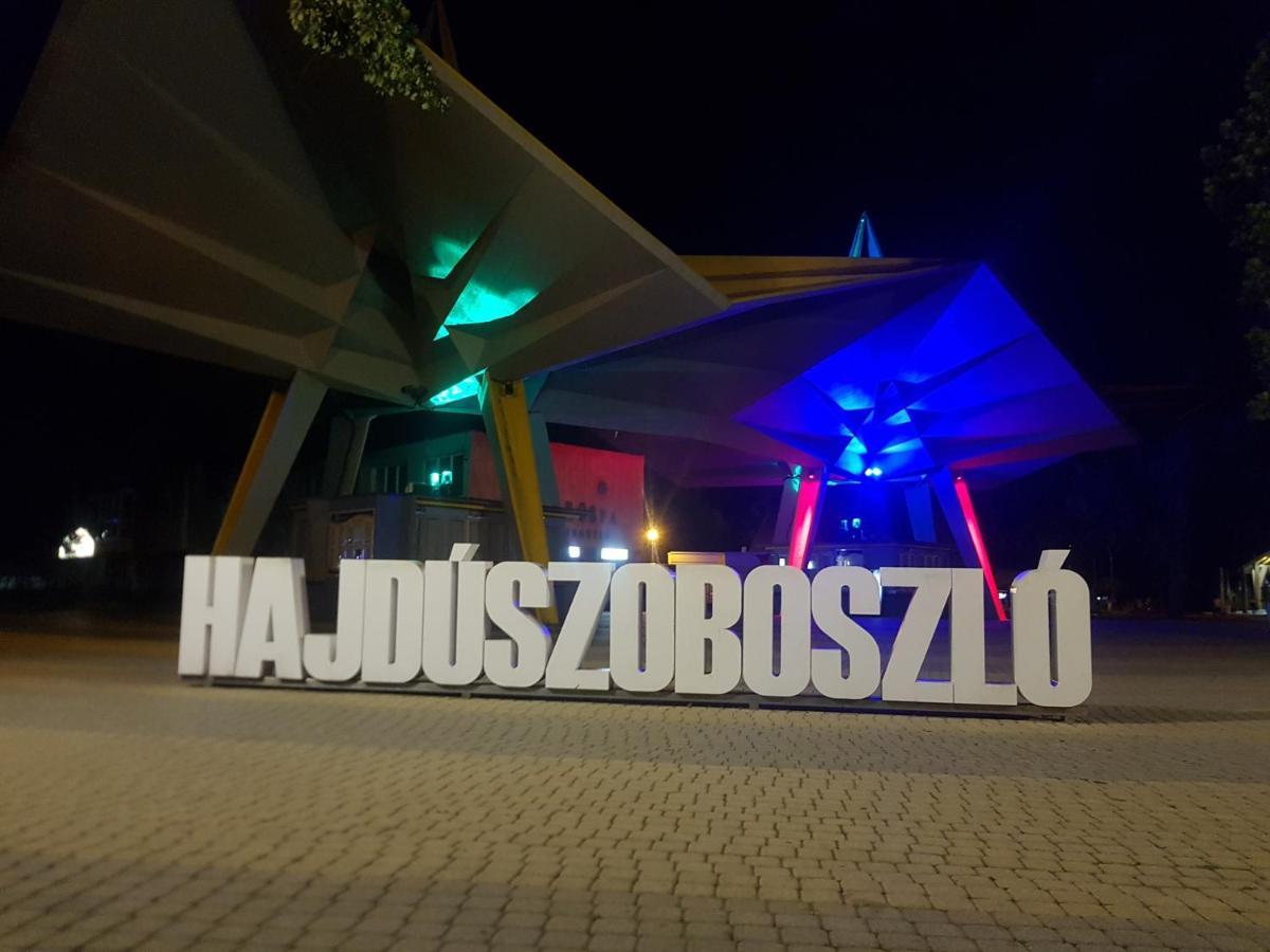 Lola Studio Apartman Hajdúszoboszló Exterior foto